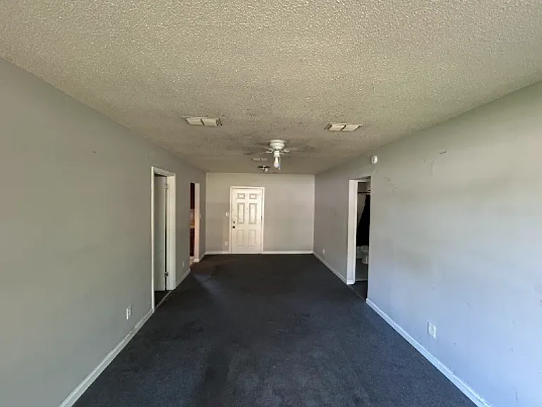 6125 Oakleigh Rd — Photo 2