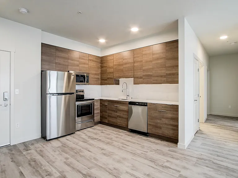 3214 Broadway — Photo 11