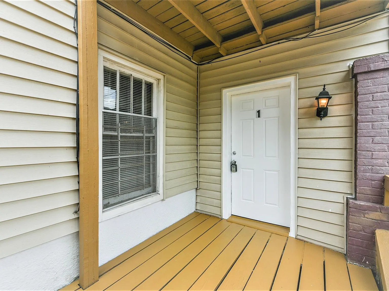 1 bed, 1.0 bath, 700 sqft, $1,250 — Photo 2