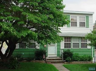 13 West St, Elmwood Park, NJ 07407