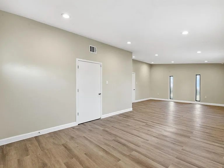 3911 Fulton St — Photo 31