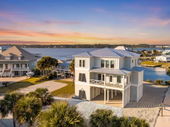 912 Shoreland Dr, Gulf Shores, AL 36542