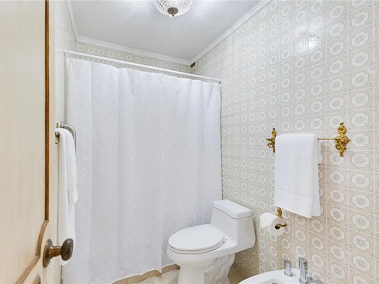 800 Ashford #6-B — Photo 22
