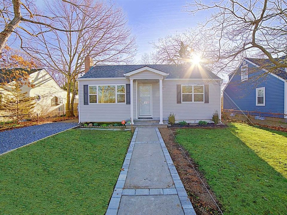 1st image of 14 Bennett Ave