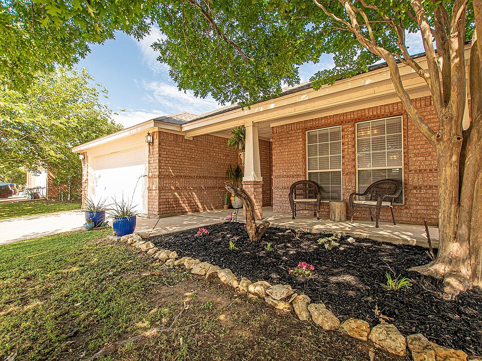 1st image of 600 Fossil Wood Dr