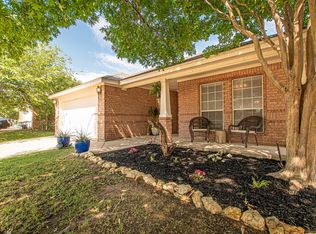 600 Fossil Wood Dr, Saginaw, TX 76179