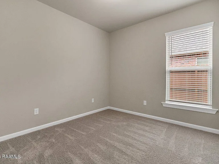 111 Segovia Way — Photo 14