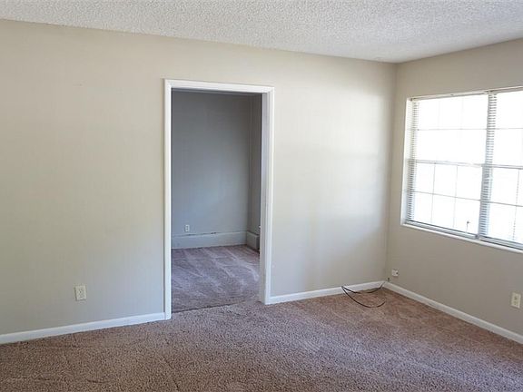 4th image of 4453 Bixby Cir