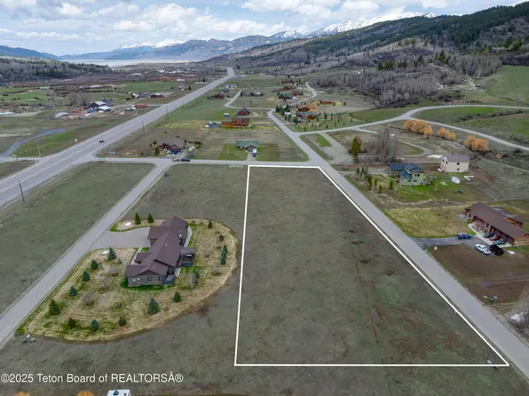 30 Buffalo, Alpine, WY 83128