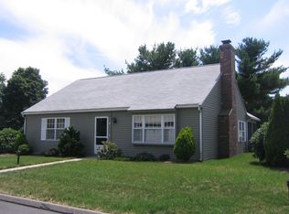 32 Aylesbury Cir, Madison, CT 06443