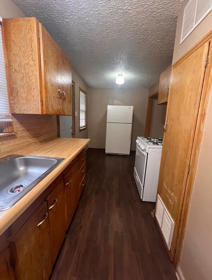 Emporia Apartments — Photo 3