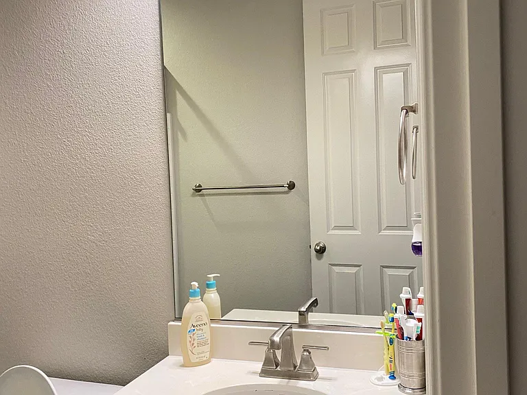 1st floor Bath