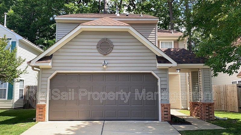1st image of 923 Ivystone Way
