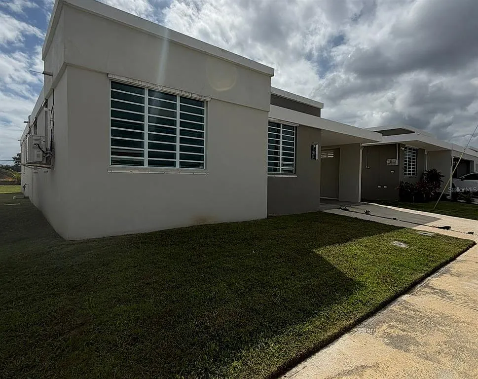 3 bed, 2.0 bath, 3523 sqft, $1,675 — Photo 2