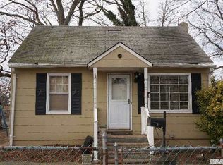 101 N Hamilton Ave, Lindenhurst, NY
