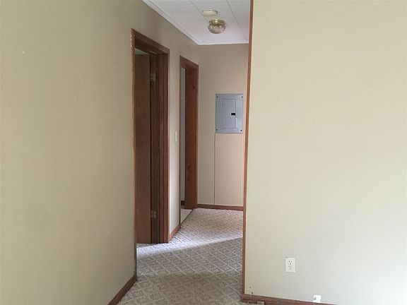 5th image of 405 Tower St