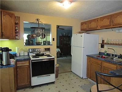 3rd image of 6213 Turner Dr