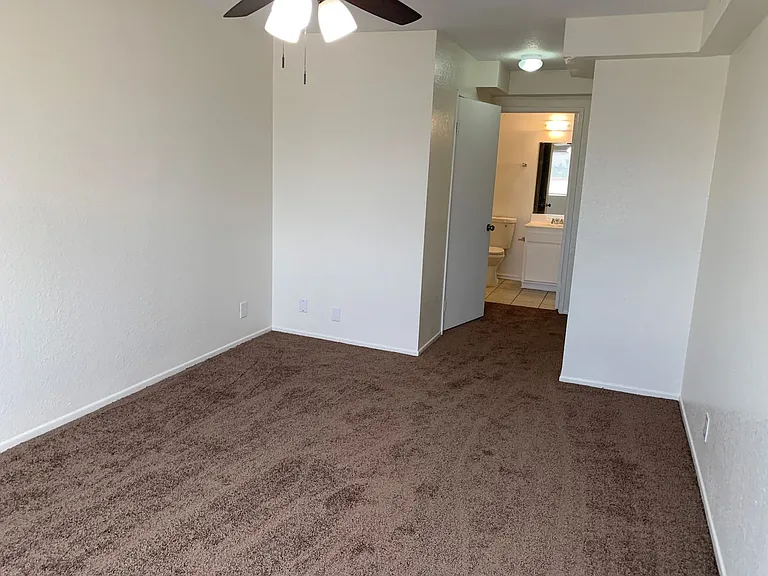 1440 Plaza Del Amo — Photo 7