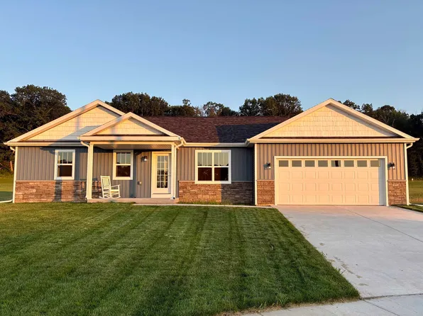 2929 Blue Jay Ln, Portage, WI 53901
