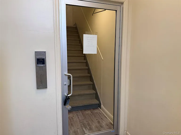 162 2nd St #4 — Photo 8