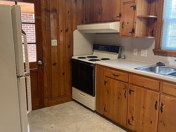 4th image of 605 Peachtree St