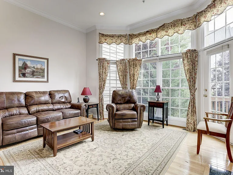 5237 Bessley Pl — Photo 15
