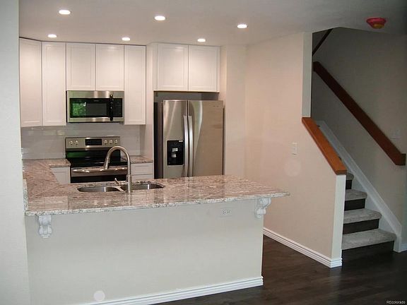 Kitchen. Beautifully remodeled in 2019. Granite countertops, all new appliances, quiet close drawers.