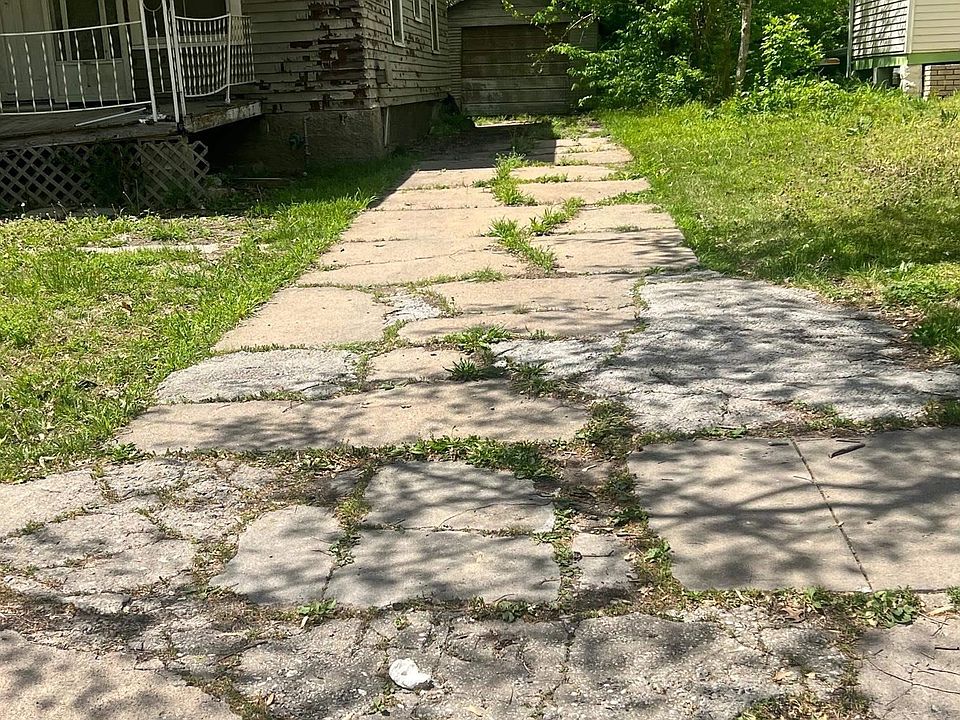 2nd image of 619 Washington St
