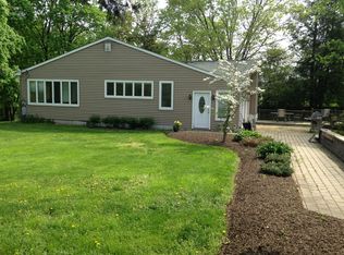 407 Sunset Rd, Skillman, NJ 08558