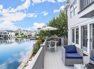 199 Hillspoint Rd, Westport, CT 06880