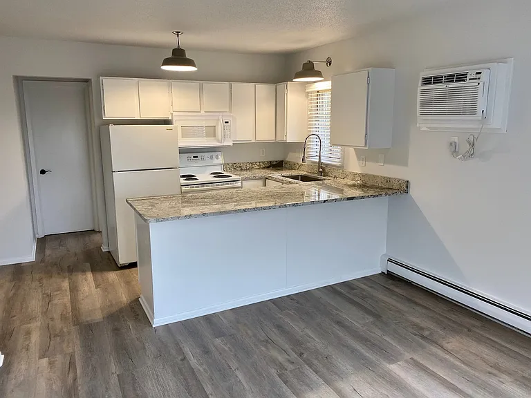 801 S Phillips Ave — Photo 4