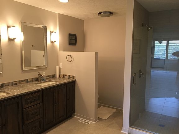 Newly remodeled MBA bath