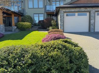 5418 Jacobs Ln #102, Nanaimo, BC V9T 0B7