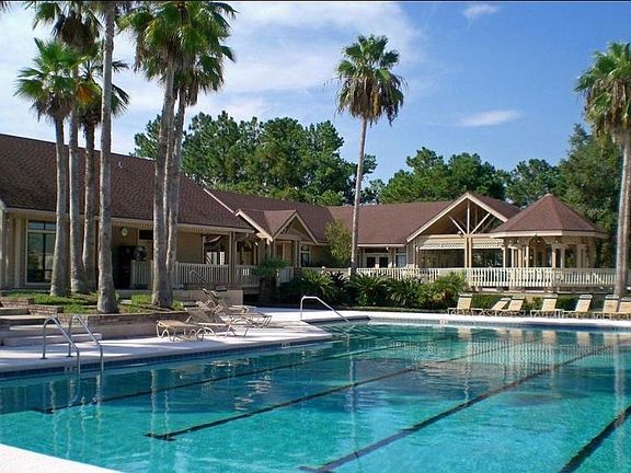 Community pool