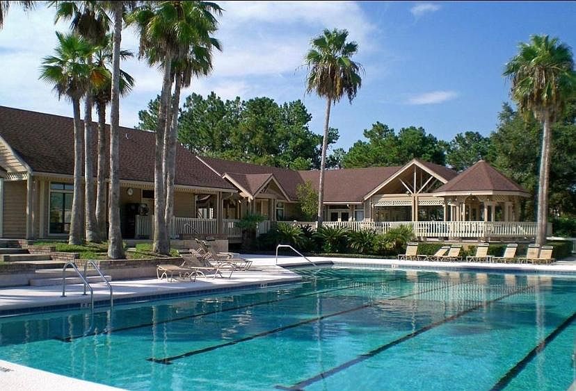 Community pool