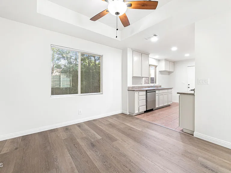 693 Cypress Ave — Photo 9