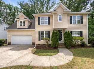 517 Hidden Cellars Dr, Holly Springs, NC 27540