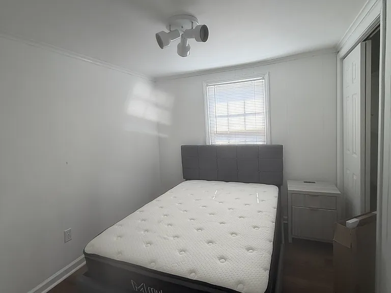 95 Howe St — Photo 10