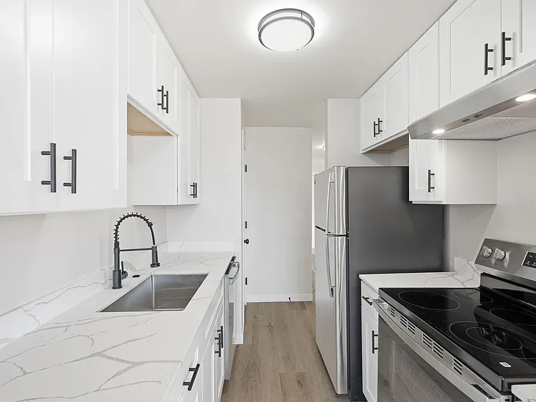 Green Acres Apartments — Photo 11