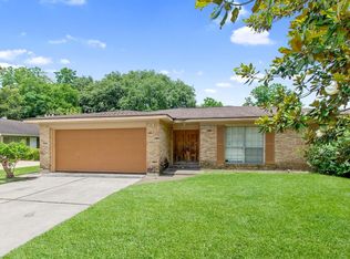 902 Beaver Bend Rd, Houston, TX 77088