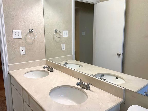 2nd image of 2116 Belmont Park Dr