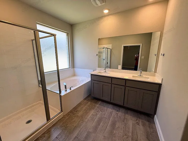10921 Rockchapel Dr — Photo 12
