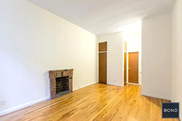 Rented by Bond New York | media 15