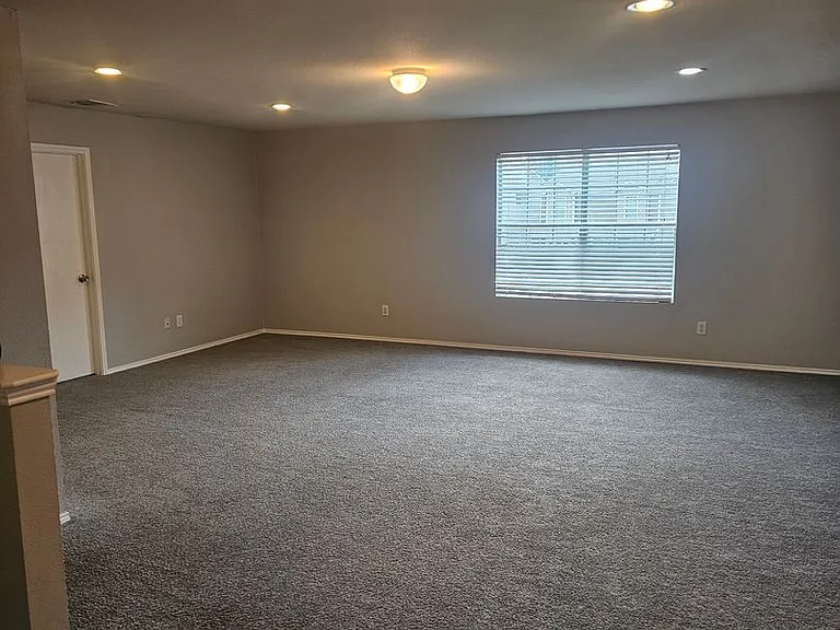 1306 Pigeon Ct — Photo 14