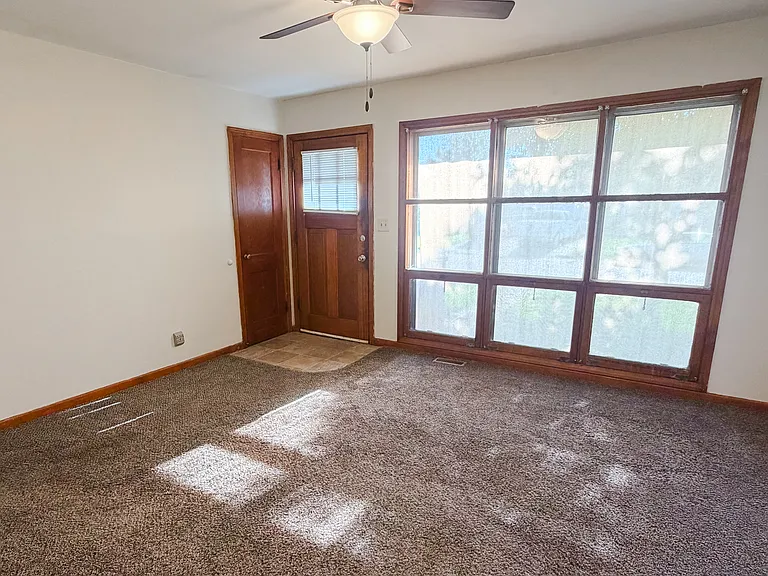 413 S Delaware Ave — Photo 3