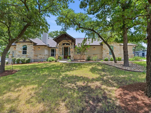 125 N TRANQUILITY DR, La Vernia, TX 78121