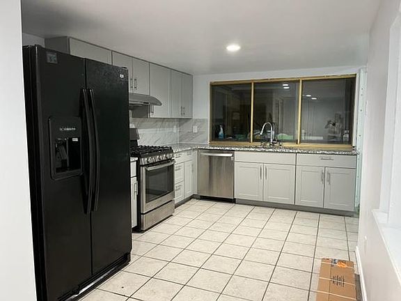 2nd image of 2909 Arcadia Ln