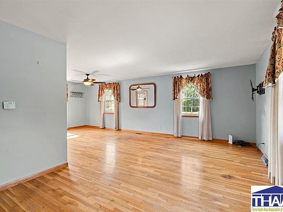 4th image of 4570 S Robinson Pl