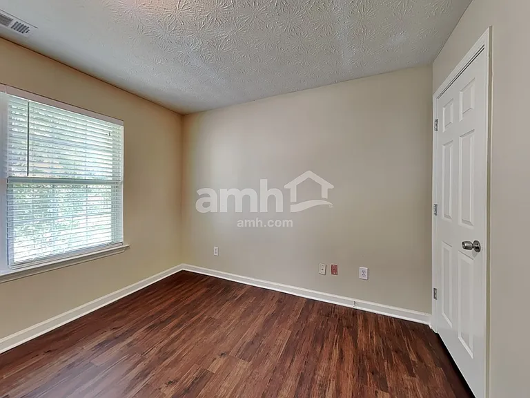 1728 Silverchase Dr SW — Photo 19