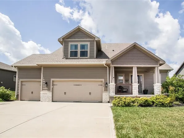 1612 March Ln, Raymore, MO 64083